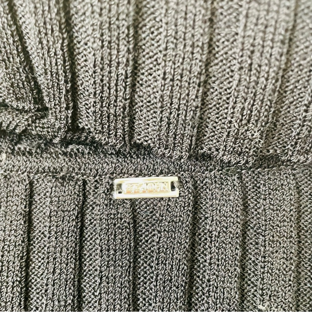 ST JOHN SPORT MEDIUM black wool blend knit turtleneck sweater - Picture 5 of 6